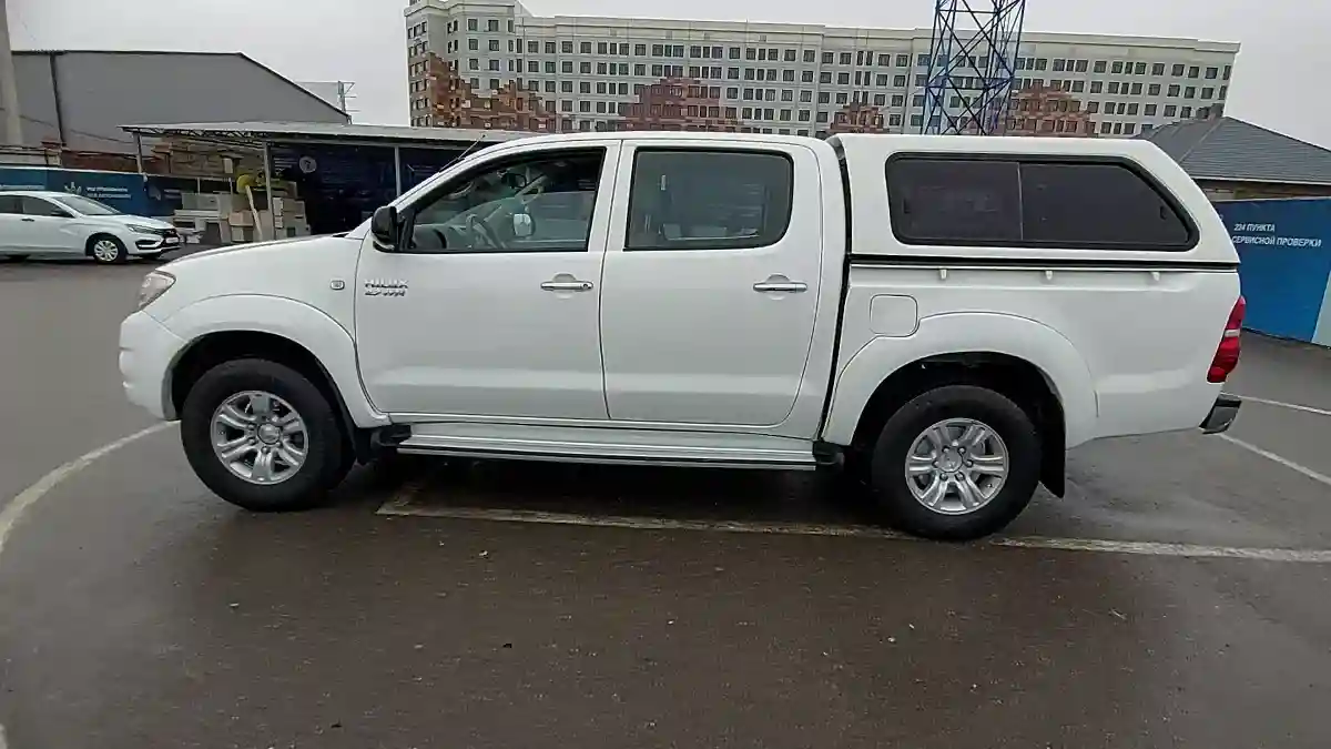 Toyota Hilux 2011 года за 9 000 000 тг. в Шымкент