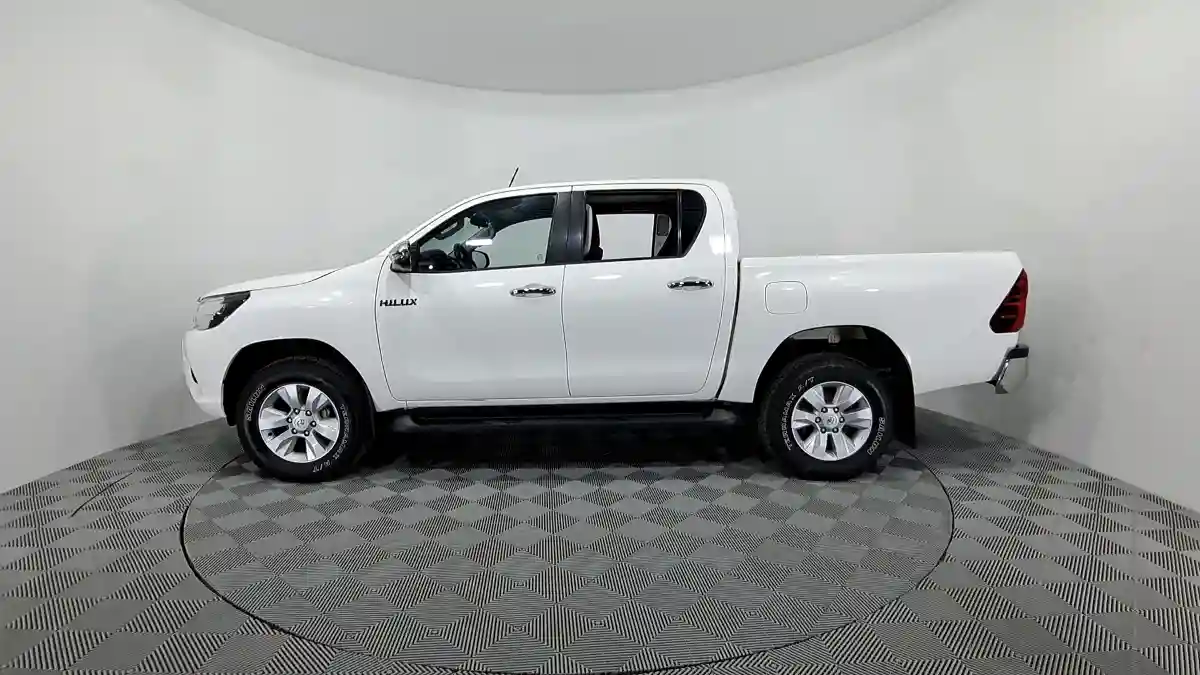 Toyota Hilux 2018 года за 14 362 000 тг. в Астана