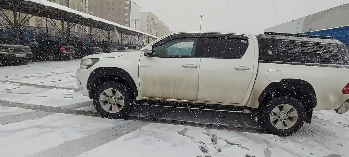 Toyota Hilux 2015 года за 18 000 000 тг. в Алматы