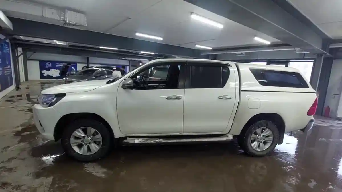 Toyota Hilux 2017 года за 14 000 000 тг. в Астана