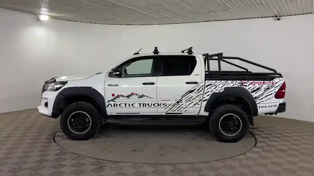 Toyota Hilux 2019 года за 15 790 000 тг. в Шымкент