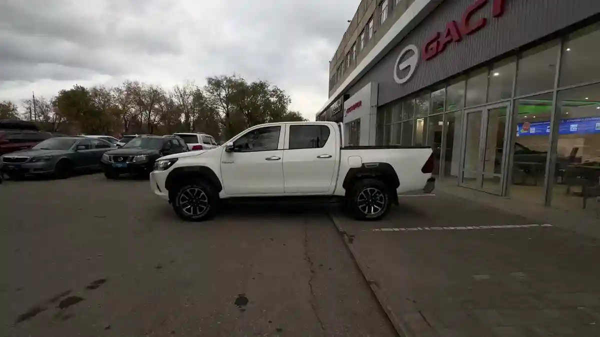Toyota Hilux 2016 года за 12 990 000 тг. в Актобе