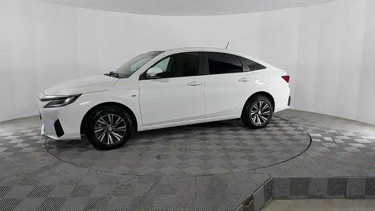 Toyota Yaris 2022 года за 8 990 000 тг. в Актау