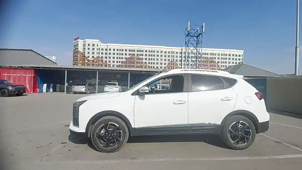 JAC JS5 2024 года за 10 000 000 тг. в Шымкент