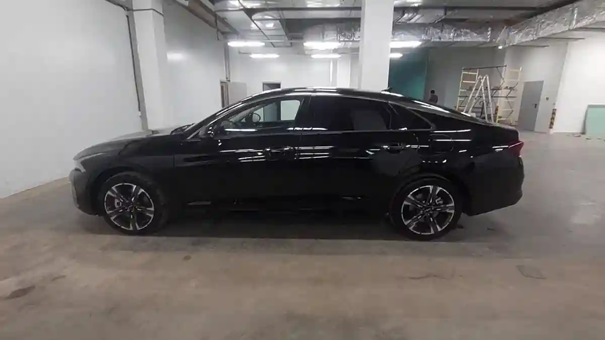 Kia K5 2025 года за 15 600 000 тг. в Астана