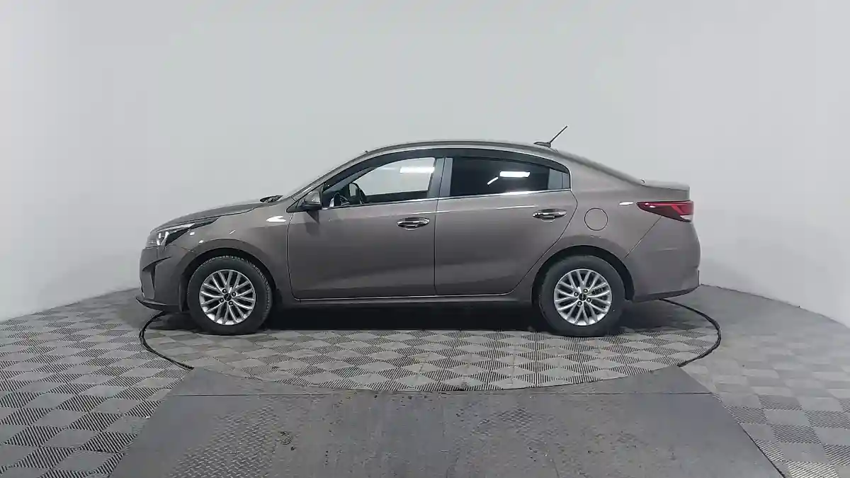 Kia Rio 2022 года за 9 600 000 тг. в Астана