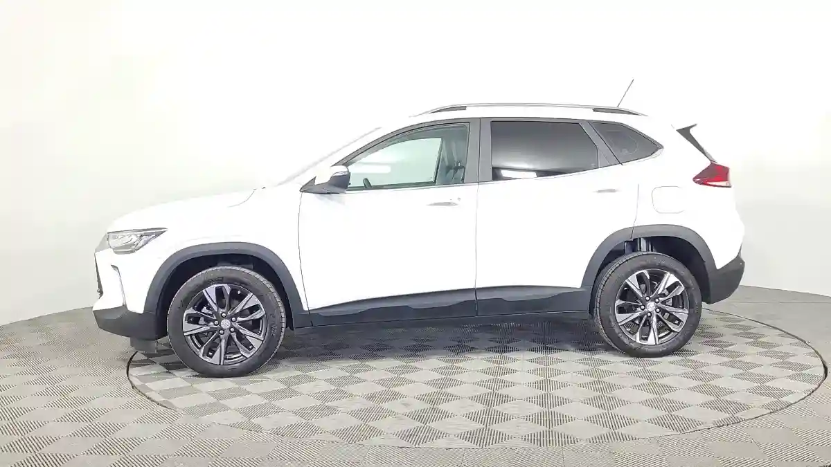 Chevrolet Tracker 2022 года за 7 590 000 тг. в Караганда