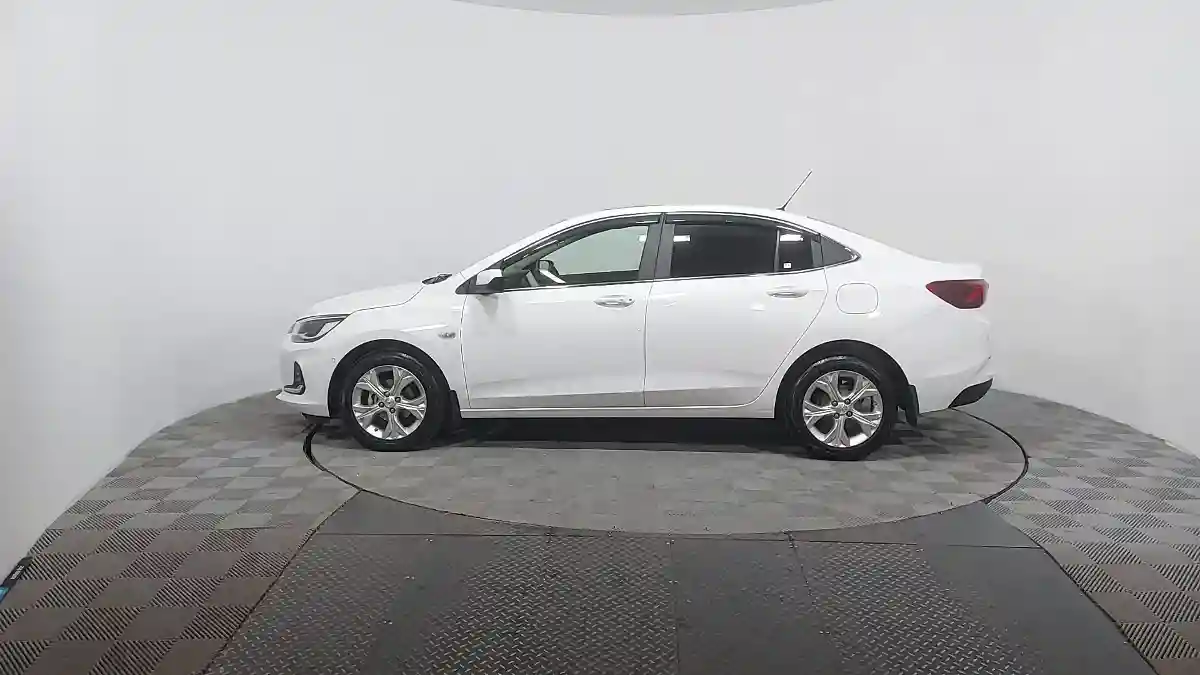 Chevrolet Onix 2024 года за 7 490 000 тг. в Астана