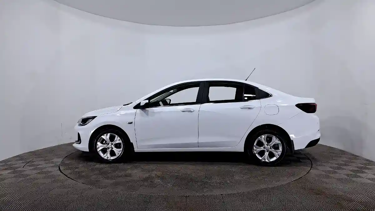 Chevrolet Onix 2024 года за 6 590 000 тг. в Астана