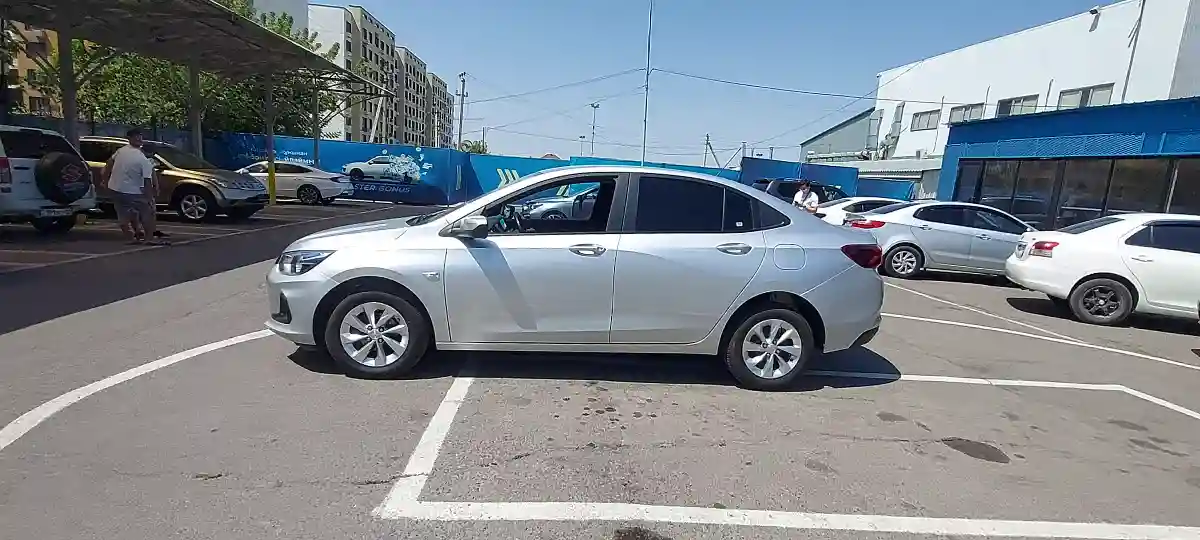 Chevrolet Onix 2023 года за 5 350 000 тг. в Алматы