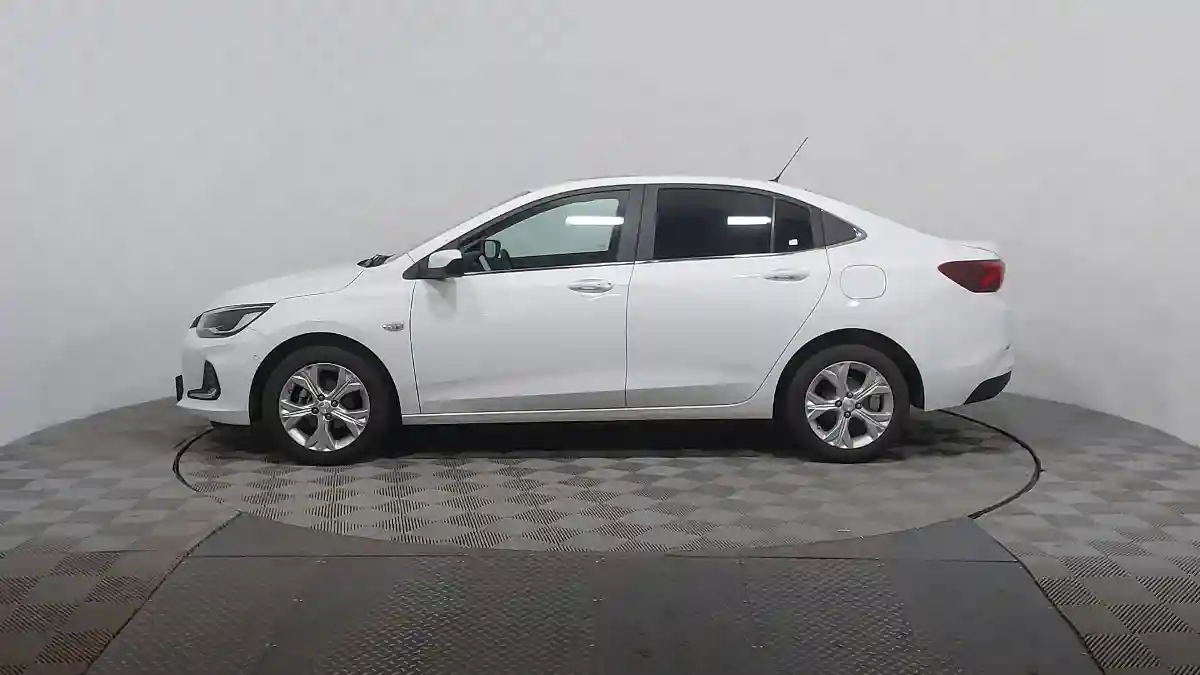 Chevrolet Onix 2023 года за 6 800 000 тг. в Астана