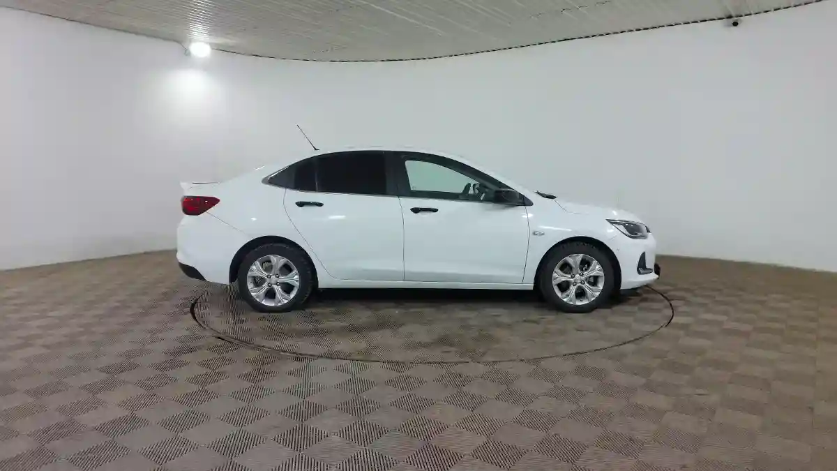 Chevrolet Onix 2023 года за 5 990 000 тг. в Шымкент