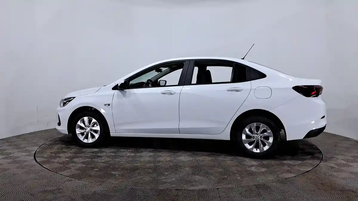 Chevrolet Onix 2023 года за 6 490 000 тг. в Астана