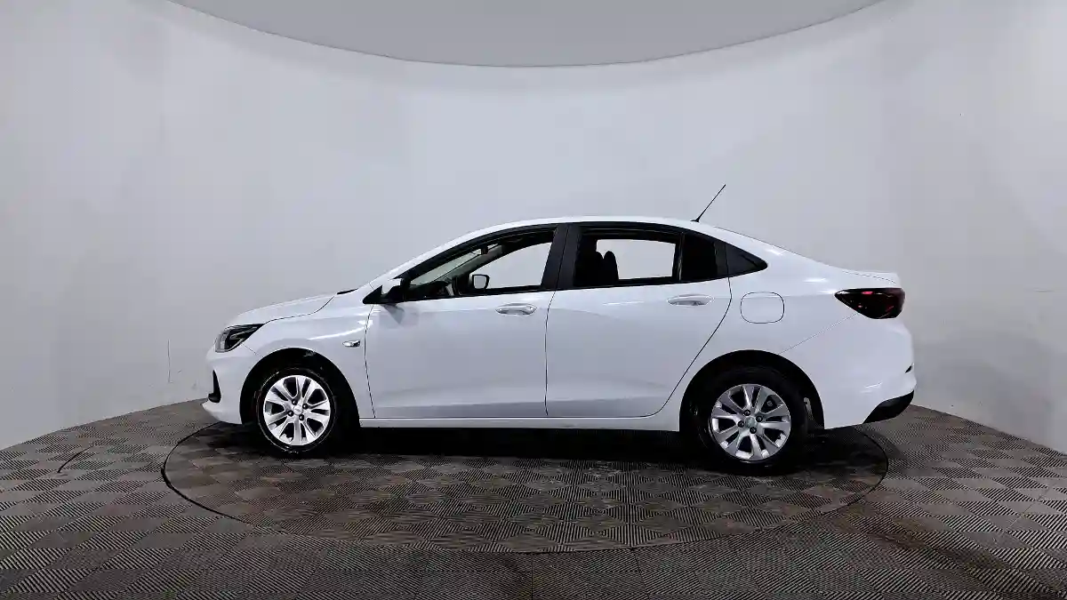Chevrolet Onix 2023 года за 5 290 000 тг. в Астана