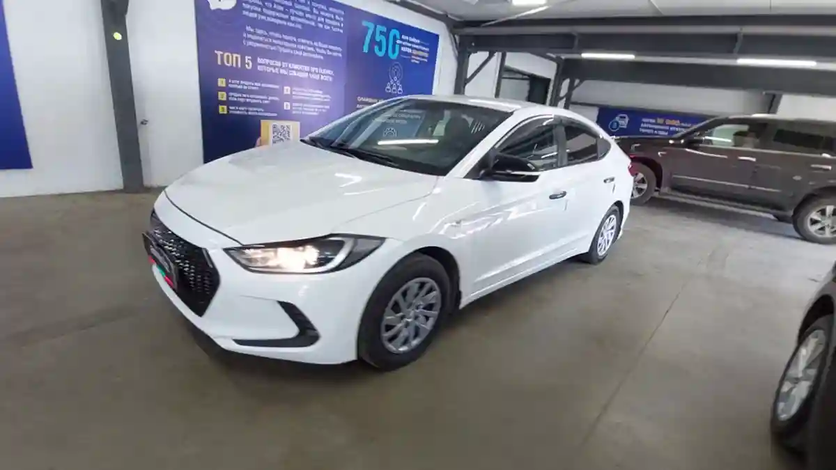 Hyundai Elantra 2018 года за 7 000 000 тг. в Астана