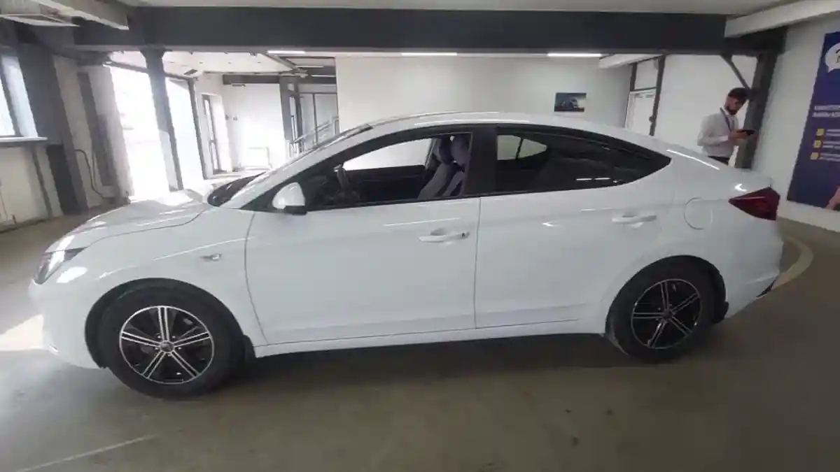 Hyundai Elantra 2019 года за 7 500 000 тг. в Астана