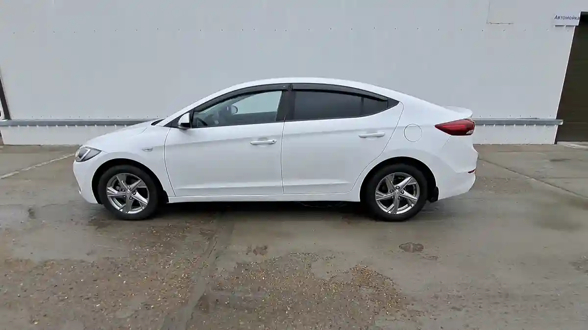 Hyundai Elantra 2017 года за 8 250 000 тг. в Экибастуз