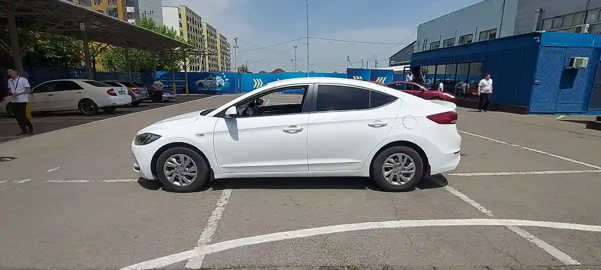 Hyundai Elantra 2018 года за 7 700 000 тг. в Алматы