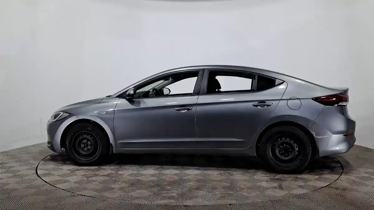 Hyundai Elantra 2018 года за 7 490 000 тг. в Астана