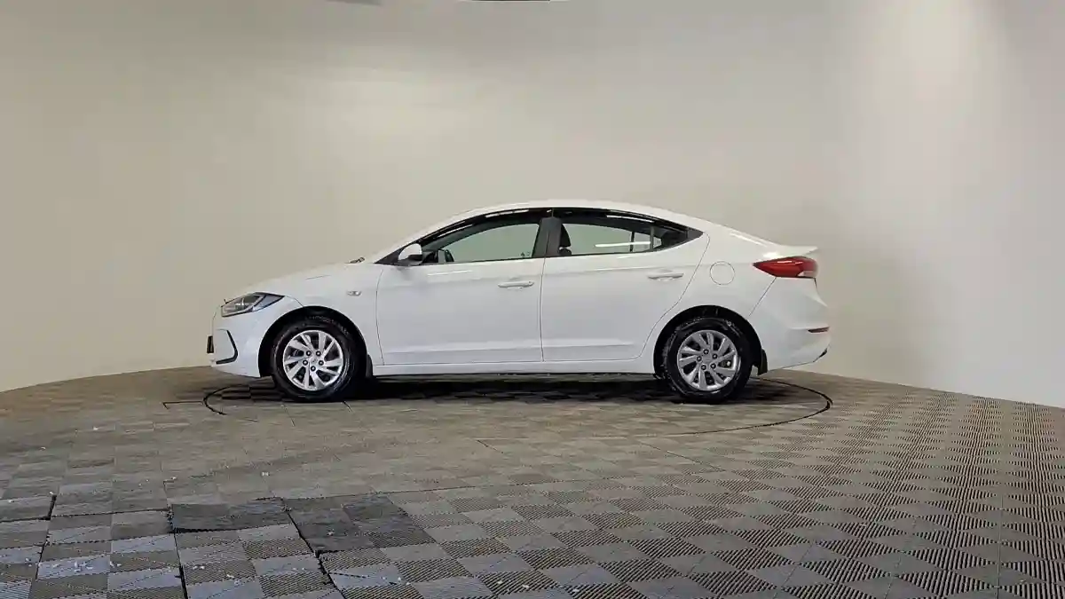 Hyundai Elantra 2018 года за 6 500 000 тг. в Алматы