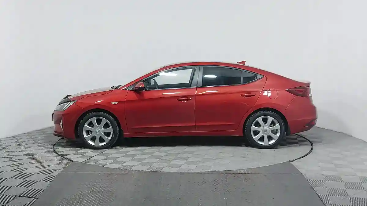 Hyundai Elantra 2019 года за 7 740 000 тг. в Астана