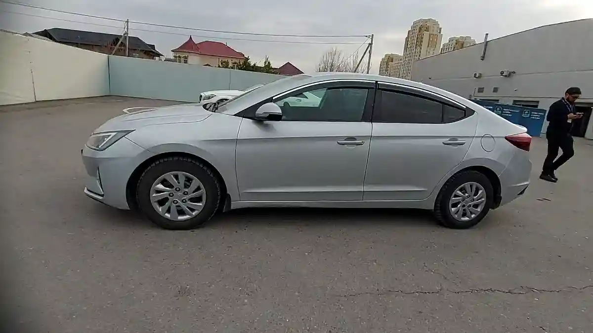 Hyundai Elantra 2019 года за 7 200 000 тг. в Шымкент