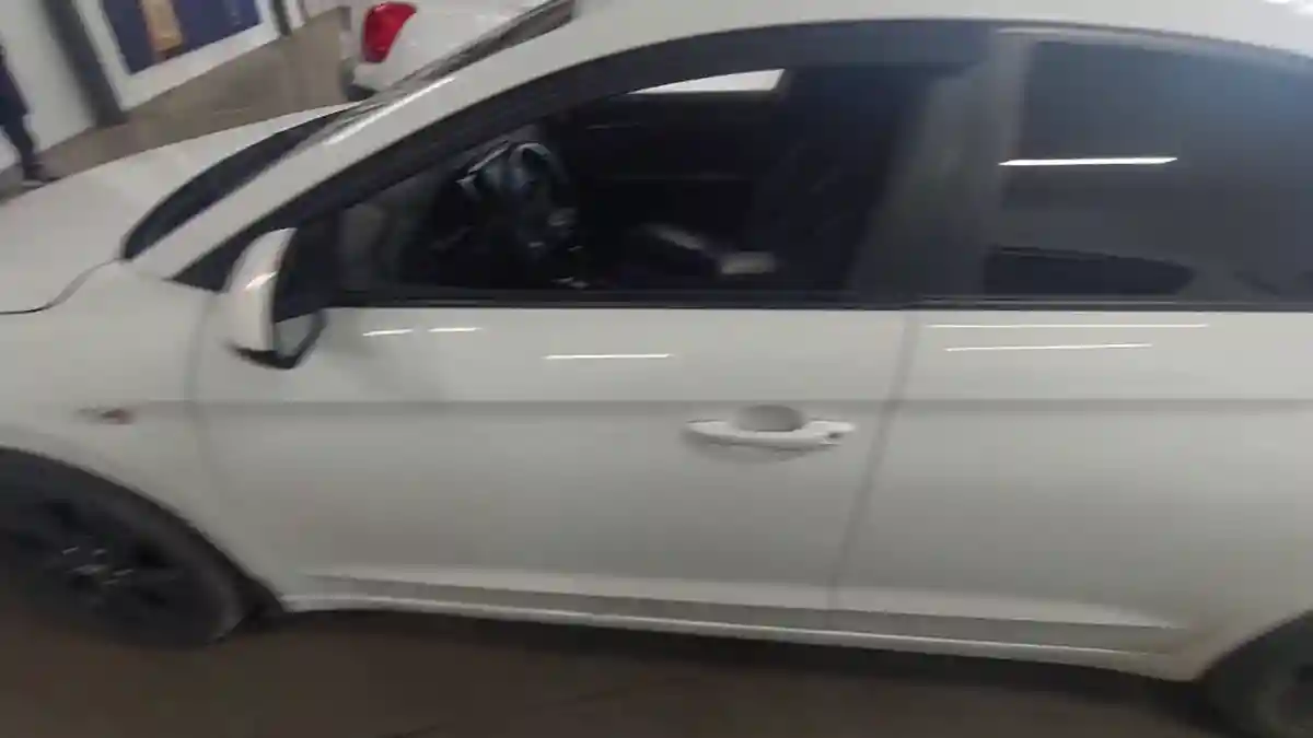 Hyundai Elantra 2019 года за 8 000 000 тг. в Астана