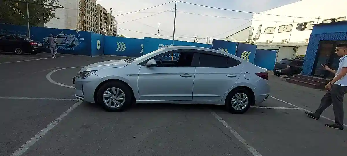 Hyundai Elantra 2019 года за 7 600 000 тг. в Алматы