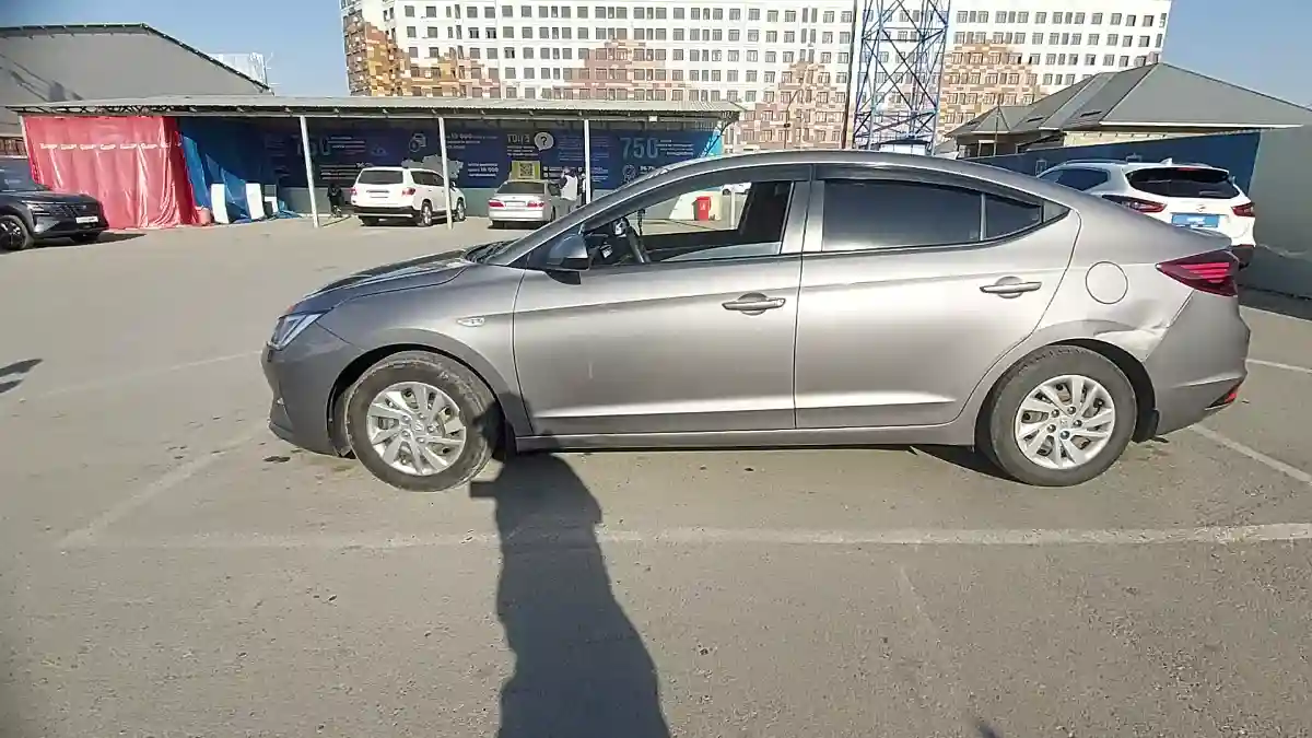 Hyundai Elantra 2019 года за 8 000 000 тг. в Шымкент