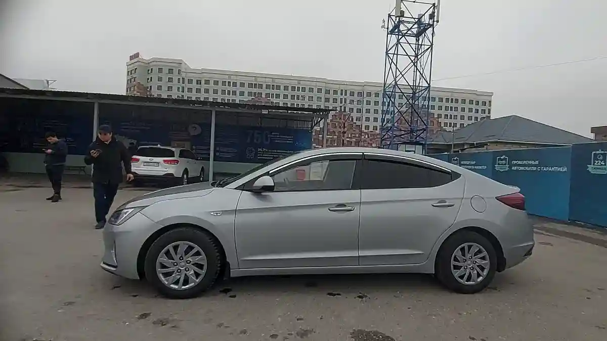 Hyundai Elantra 2019 года за 7 700 000 тг. в Шымкент