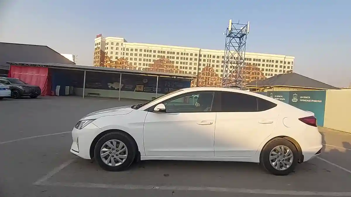 Hyundai Elantra 2019 года за 7 000 000 тг. в Шымкент