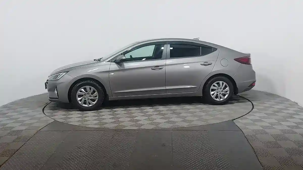 Hyundai Elantra 2019 года за 8 250 000 тг. в Астана