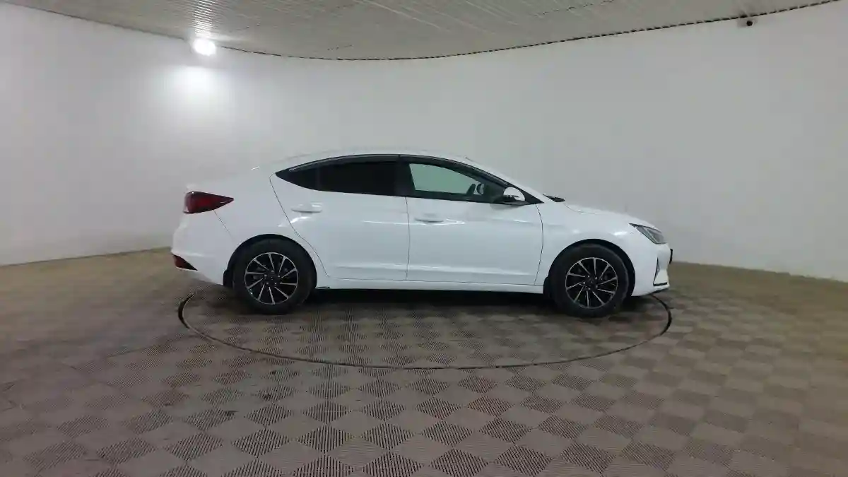 Hyundai Elantra 2019 года за 7 490 000 тг. в Шымкент