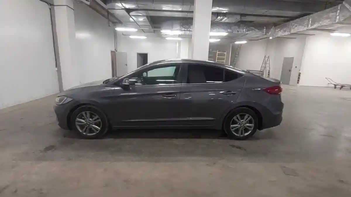 Hyundai Elantra 2017 года за 6 080 000 тг. в Астана