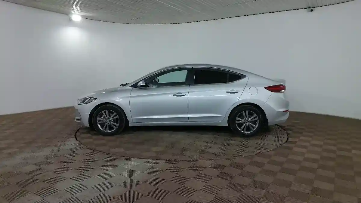 Hyundai Elantra 2017 года за 7 590 000 тг. в Шымкент