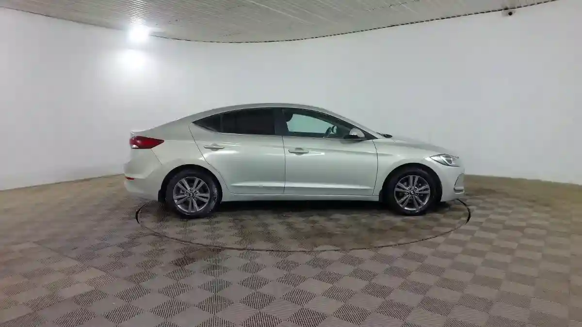 Hyundai Elantra 2017 года за 6 990 000 тг. в Шымкент