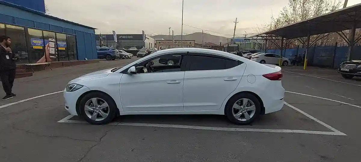 Hyundai Elantra 2018 года за 8 500 000 тг. в Алматы