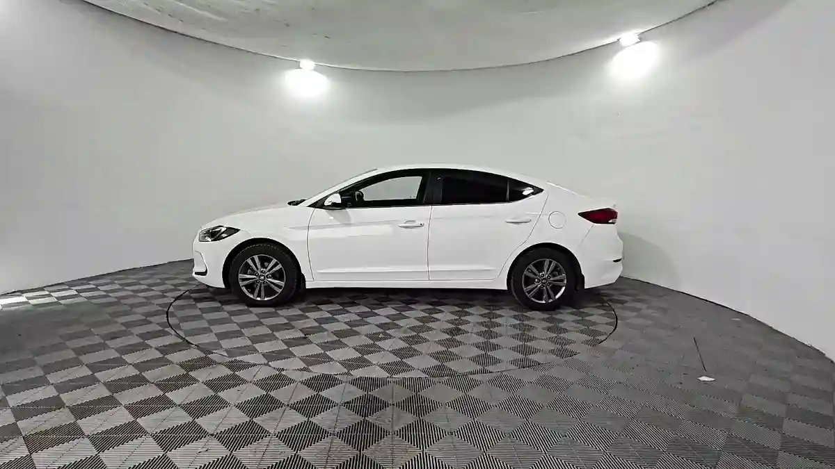 Hyundai Elantra 2018 года за 8 590 000 тг. в Павлодар