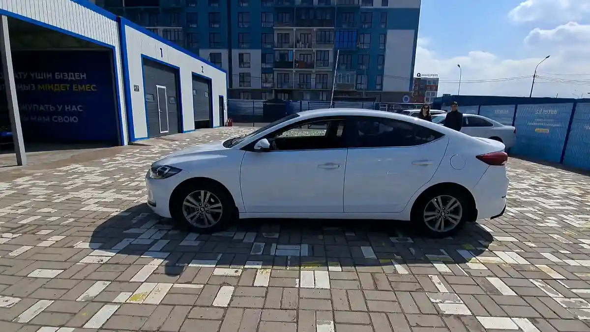 Hyundai Elantra 2018 года за 8 000 000 тг. в Алматы