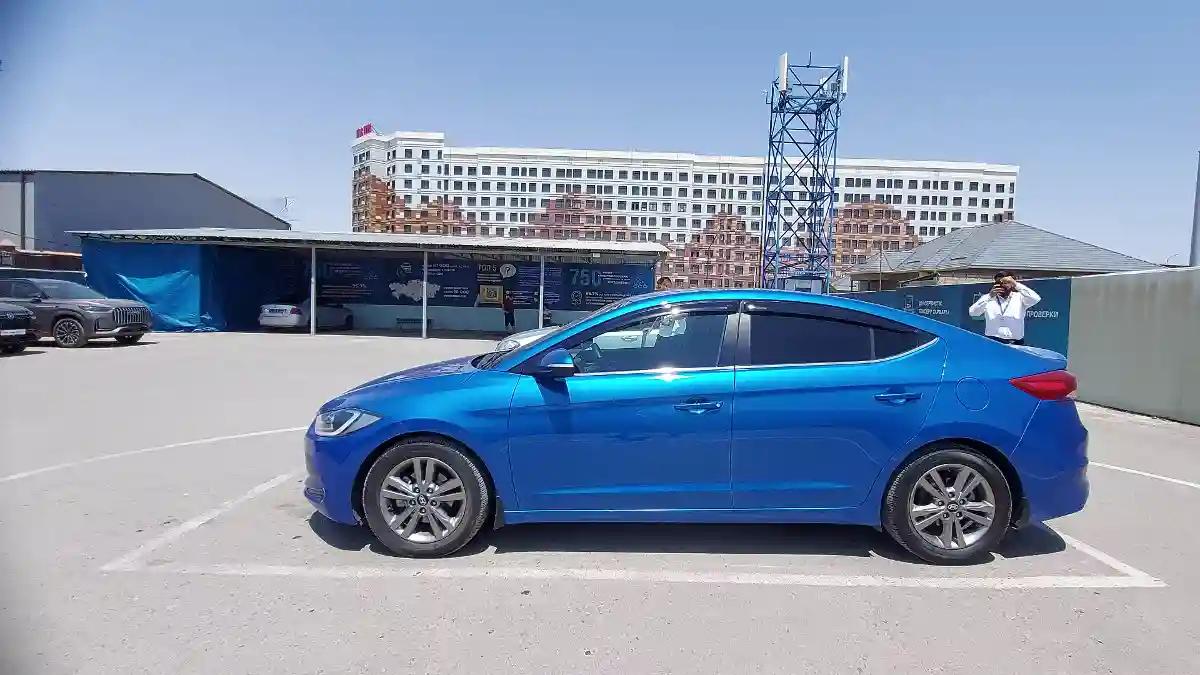 Hyundai Elantra 2018 года за 7 250 000 тг. в Шымкент