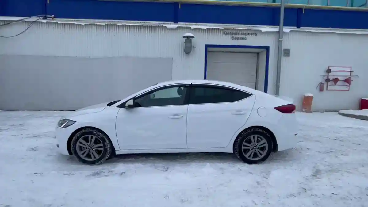 Hyundai Elantra 2018 года за 6 790 000 тг. в Уральск