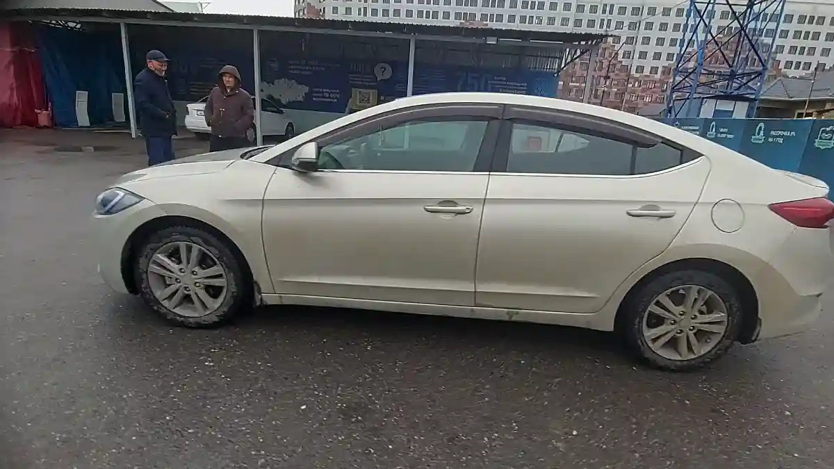 Hyundai Elantra 2018 года за 7 500 000 тг. в Шымкент