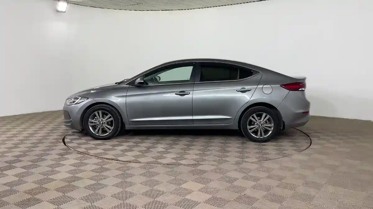 Hyundai Elantra 2018 года за 8 250 000 тг. в Шымкент