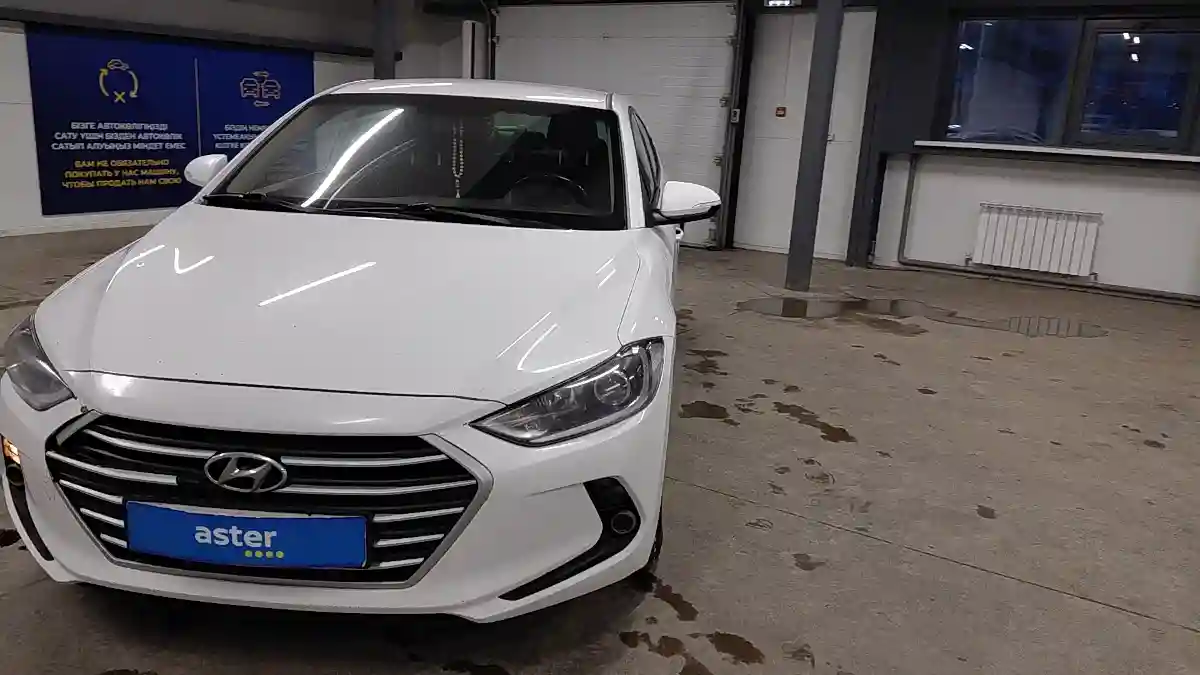 Hyundai Elantra 2018 года за 7 000 000 тг. в Астана
