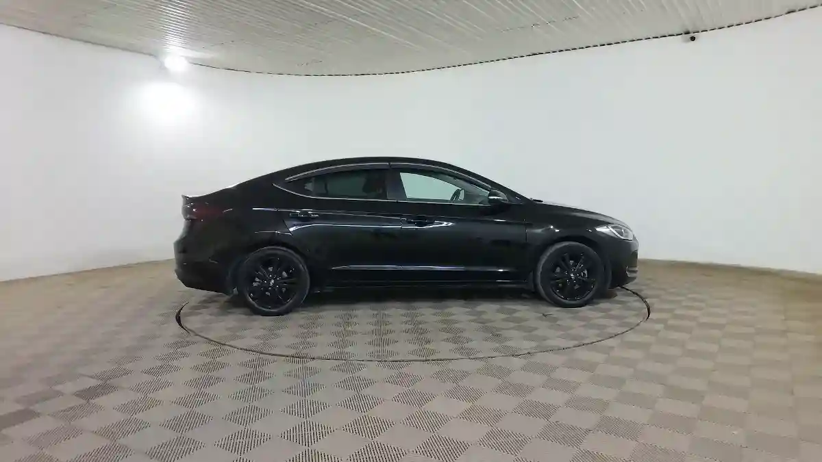 Hyundai Elantra 2018 года за 7 390 000 тг. в Шымкент