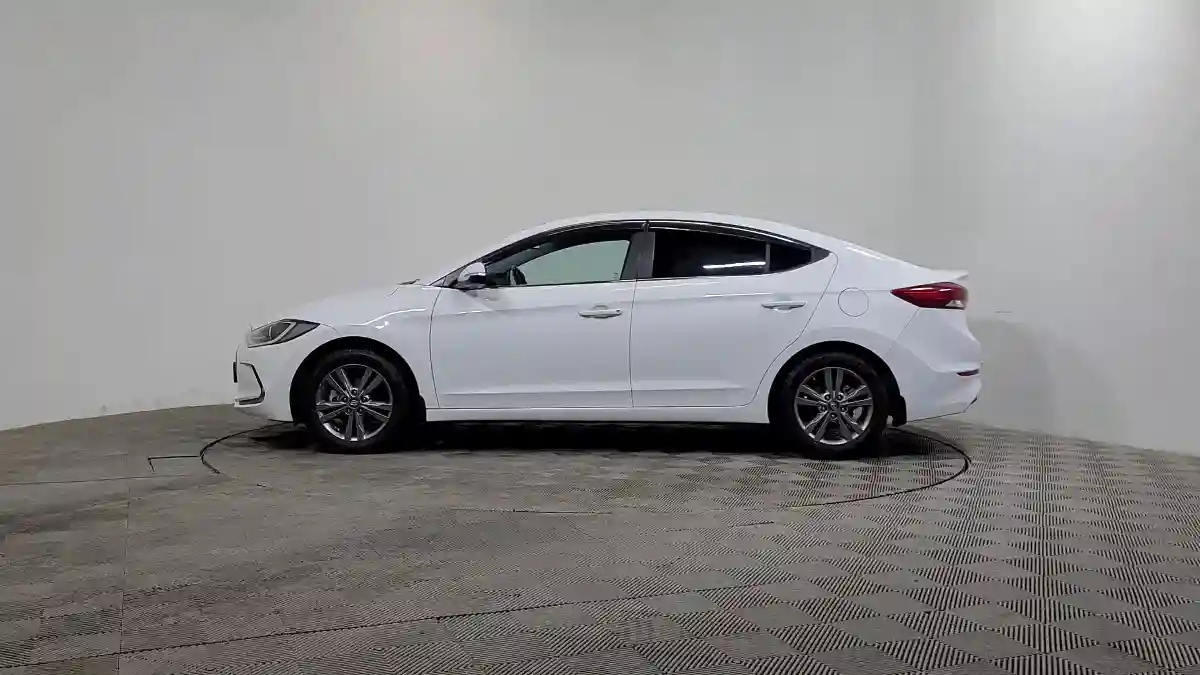 Hyundai Elantra 2018 года за 7 690 000 тг. в Алматы