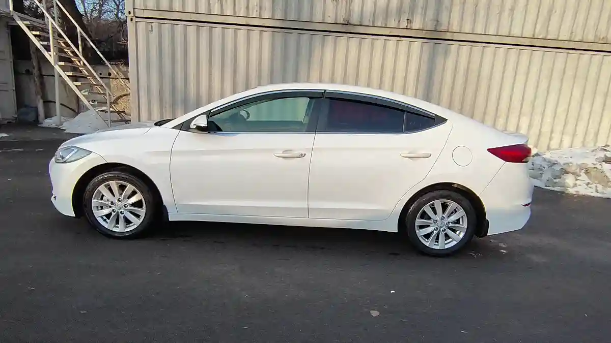 Hyundai Elantra 2018 года за 6 900 000 тг. в Алматы
