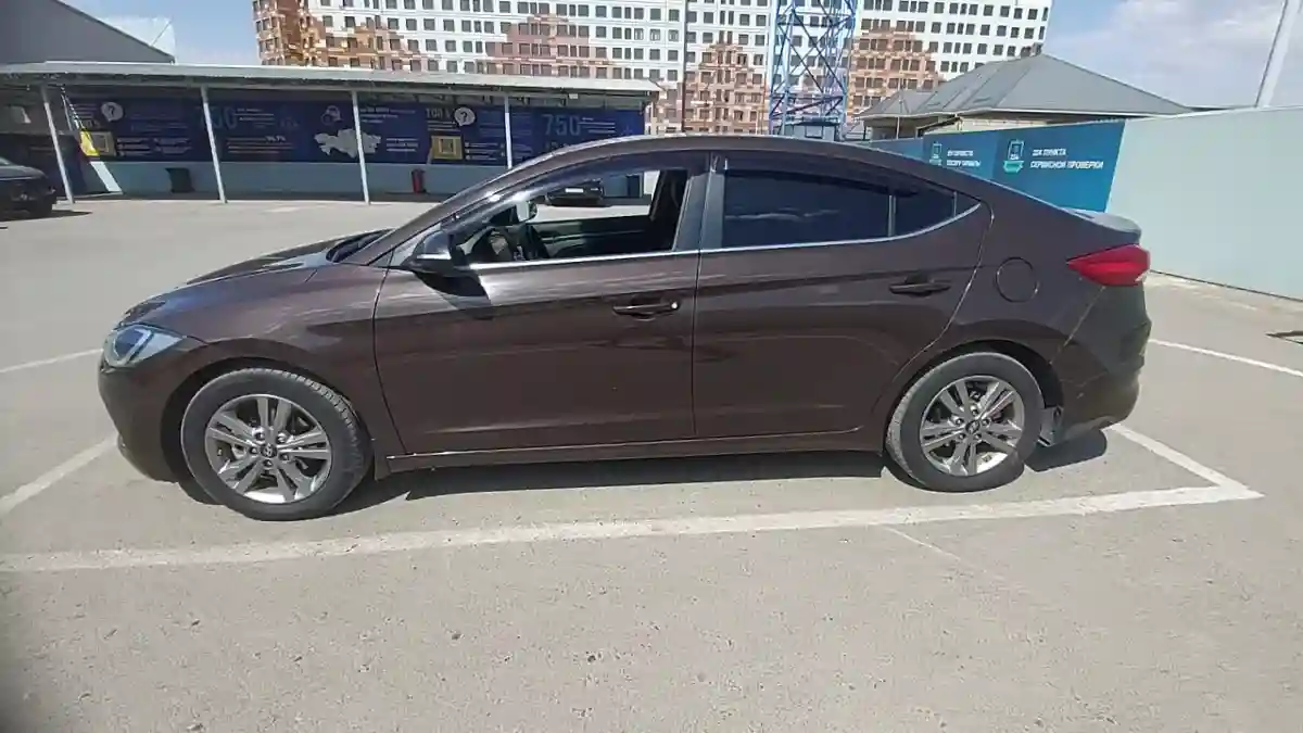 Hyundai Elantra 2018 года за 8 000 000 тг. в Шымкент