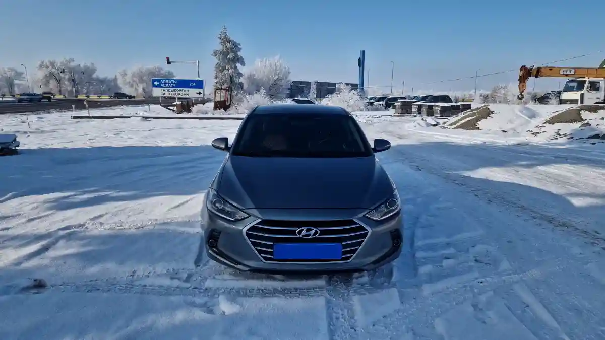 Hyundai Elantra 2018 года за 7 390 000 тг. в Талдыкорган