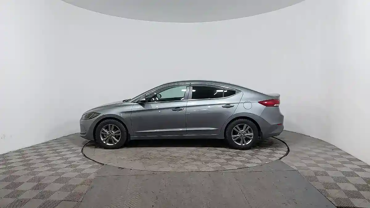 Hyundai Elantra 2018 года за 7 690 000 тг. в Астана